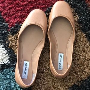 Gently used Steve Madden nude flats